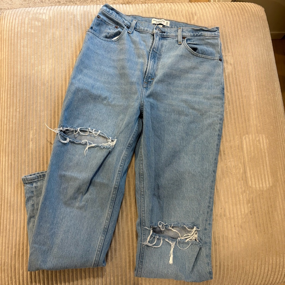 Abercrombie & Fitch Light Blue Relaxed Jeans